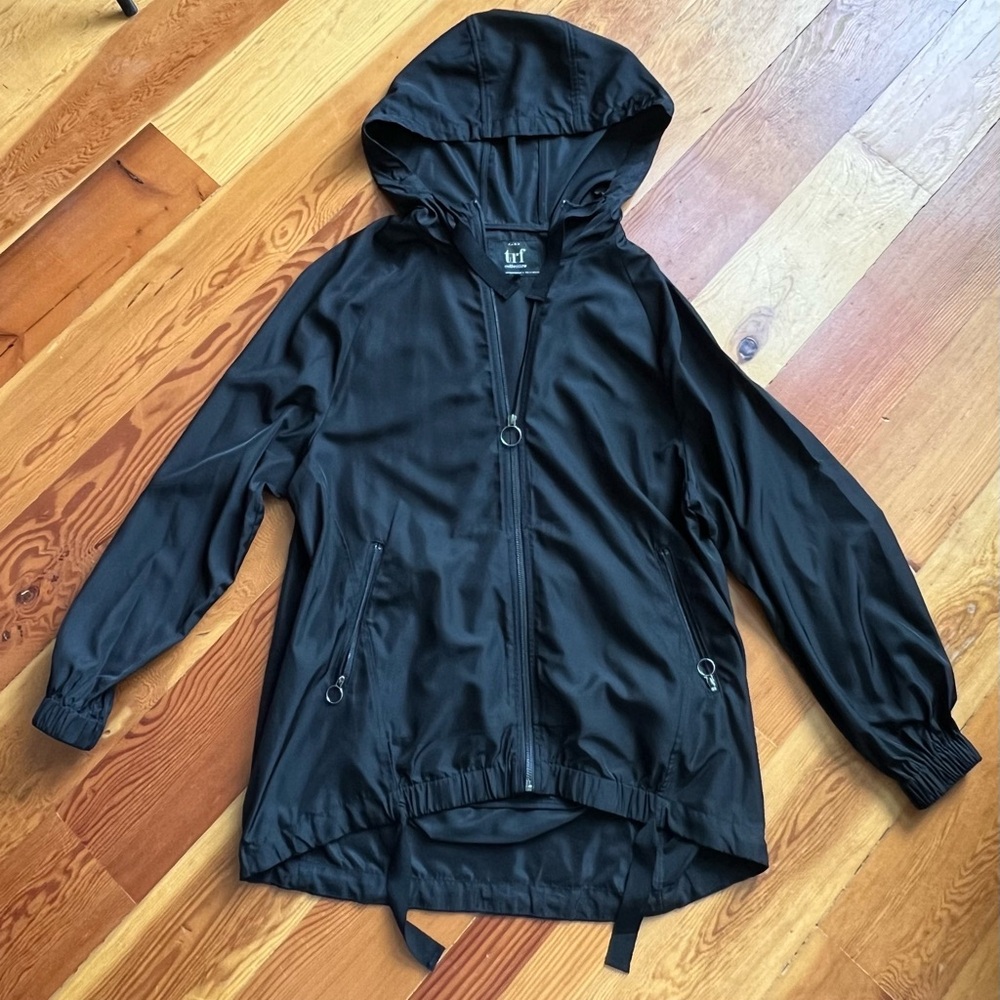 Foldable, packable black Zara jacket